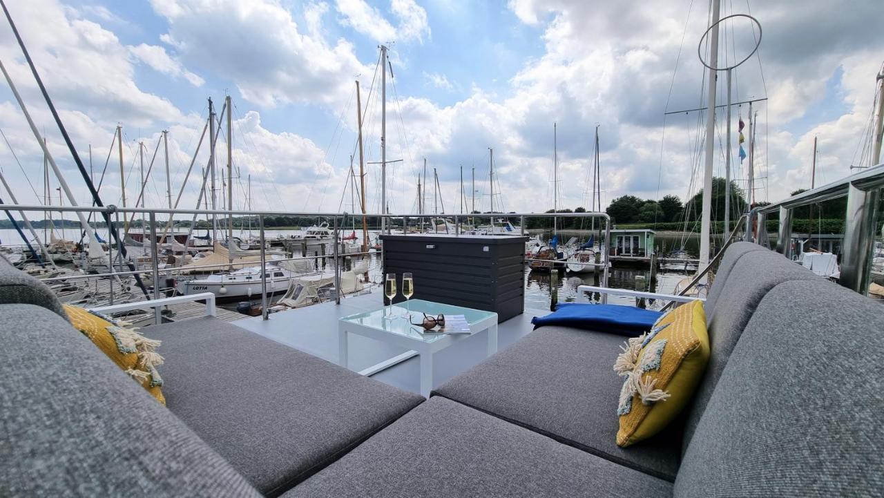 Hotel Hausboot Hilja Schleswig Esterno foto