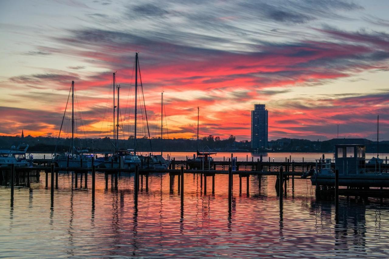Hotel Hausboot Hilja Schleswig Esterno foto